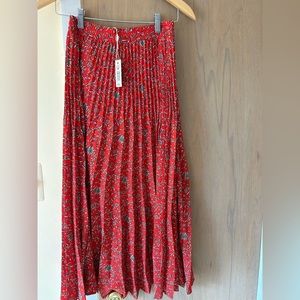 BCBG floral pleated skirt